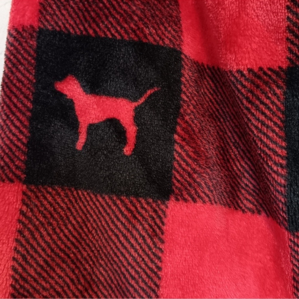 Plaid Victoria Secret Robe - Picture 5 of 5